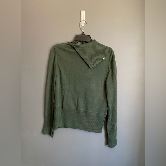 ST.John Sport Button Neckline Green Sweater Womens Size Medium - Picture 2 of 4